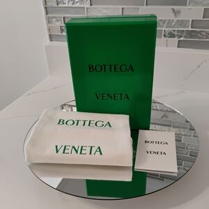 Bottega Veneta Gift Box & White Dust Bag